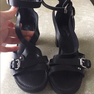 Seychelles - Black Leather 2” heel - Sz 7